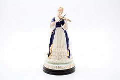 Статуэтка Скрипачка Royal Classics